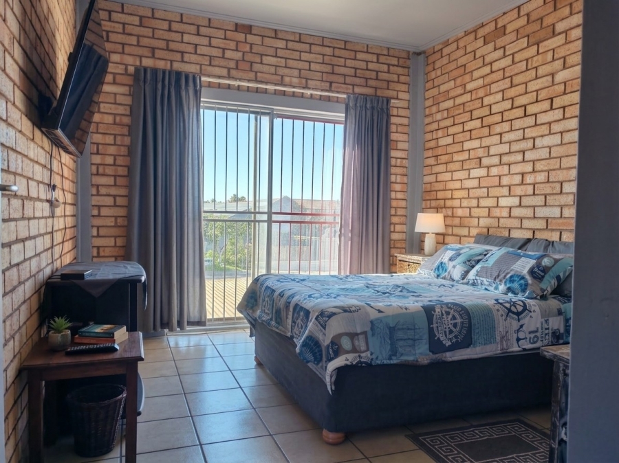 4 Bedroom Property for Sale in Boknesstrand Eastern Cape